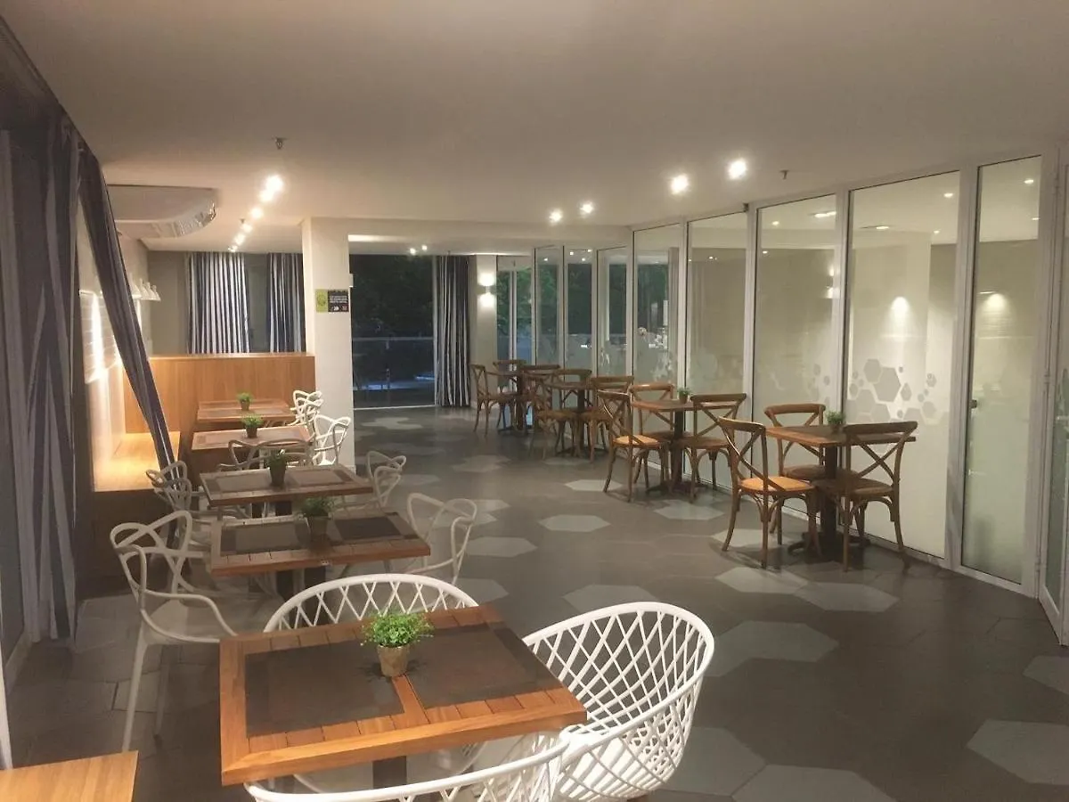 Apartamento HOTEL SAMBA - Ótimo Apto c/cozinha até 04 hóspedes Cabo Frio